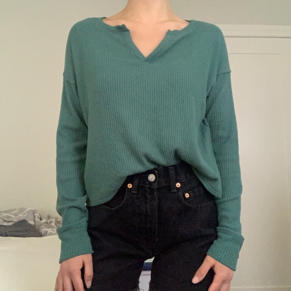 🐙 5/$25 - Abercrombie & fitch top - Picture 2 of 4